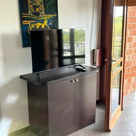 In Centro Con Vista - Parcheggio Gratuito E Wi-fi 아파트 *